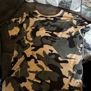 Large camo tee
